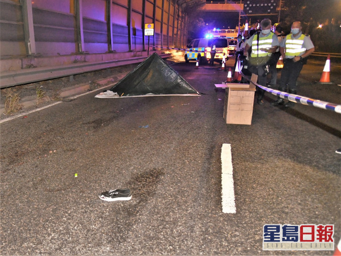 死者遗下的一只鞋。