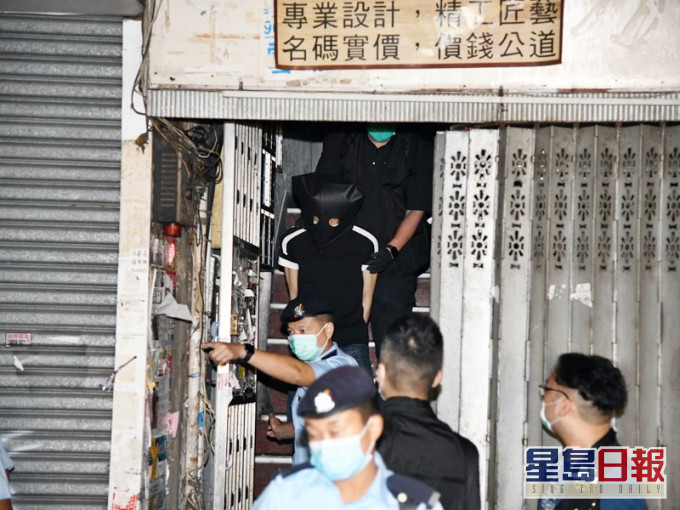 警方在行動中共拘捕28人。