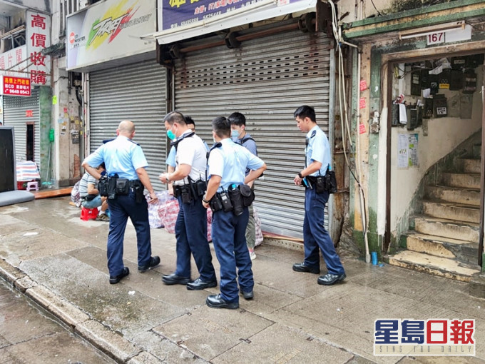 深水埗一名女子打傷頭部,並被搶去約1.2萬財物,其後被送往明愛醫院治理。