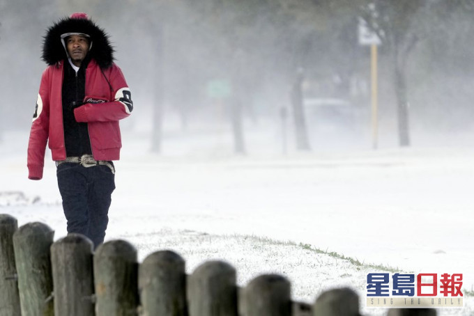 美國德州暴風雪造成數百萬戶停電。AP圖片