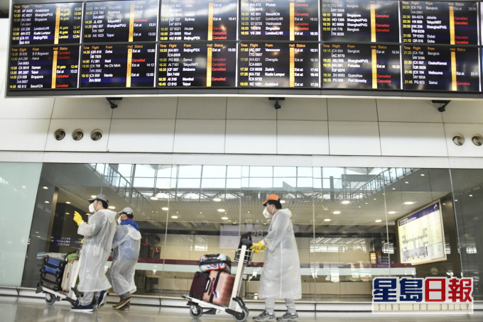 政府安排2班指定航班供滯留港人回港。資料圖片