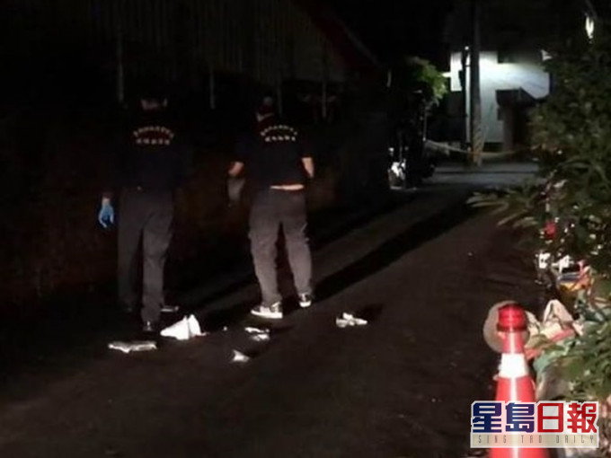 警方在兇案現場調查。中時