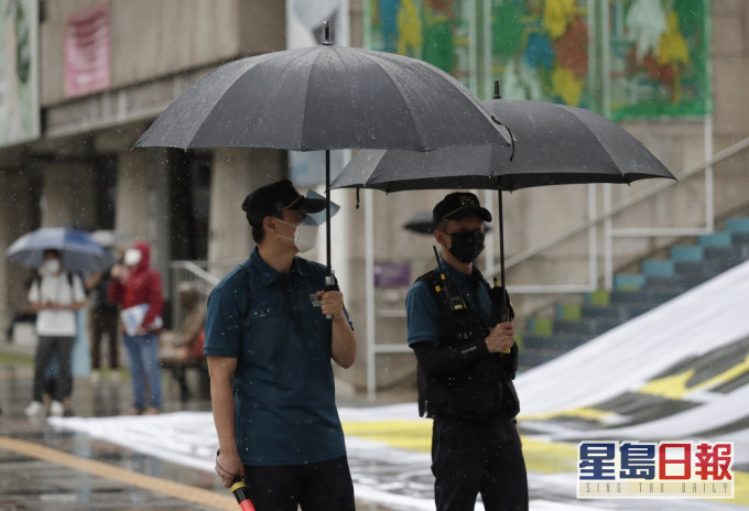 南韓單日確診數連續8天維持在100多宗,減勢停滯。AP圖片