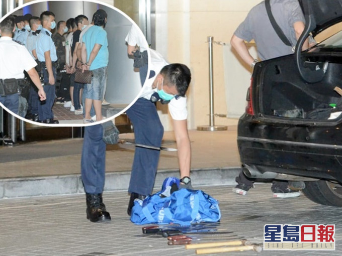 警方於私家車檢獲11把刀及兩把鐵錘。小圖為被捕男子。