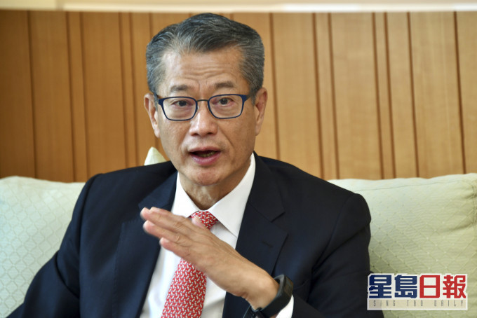陳茂波說現階段不具備放寬住宅物業市場需求管理措施的空間。資料圖片