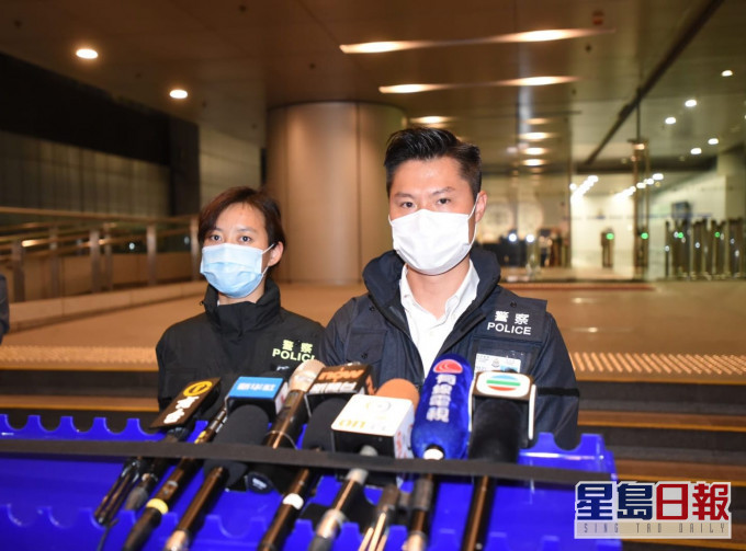 警方交代案情。