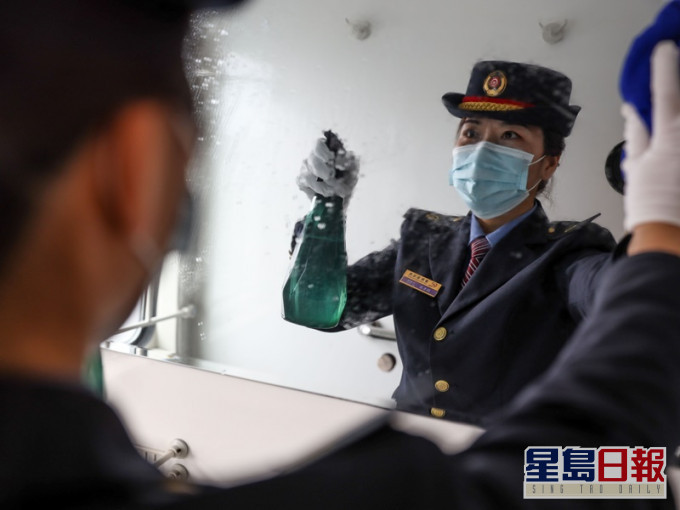 新增疑似病例2宗均為上海的境外輸入病例。新華社