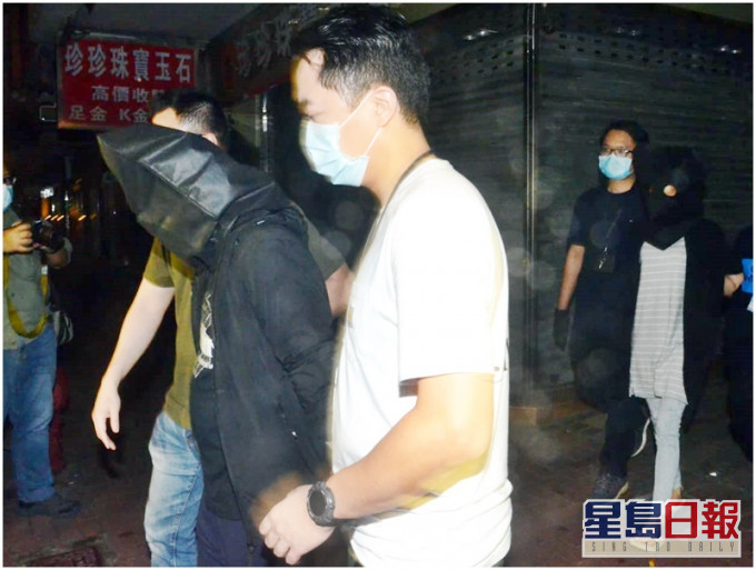 警方指疑犯為情侶關係,報稱無業。