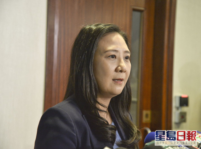 葛珮帆指決定非政治審查。資料圖片