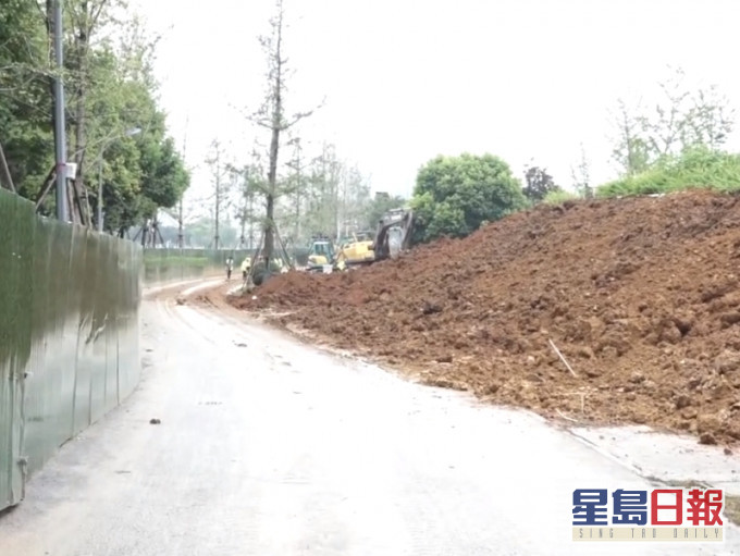 按照防汛安全工作要求,對相關違規建築實施拆除。(網圖)