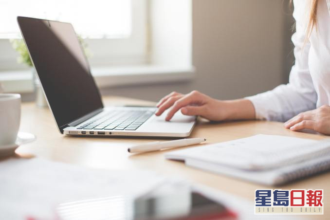 调查指逾8成人冀疫后可在家工作,每周最少1天。 网图