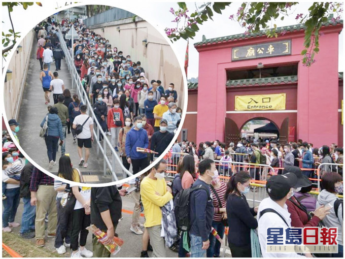 廟外排上長長人龍,更排至附近的行人隧道。