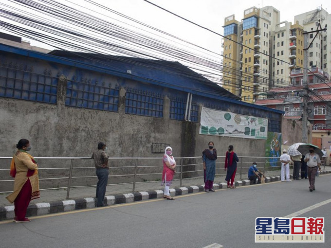 印度現時確診人數達3,000萬人,當中有38萬宗死亡個案。美聯社圖片