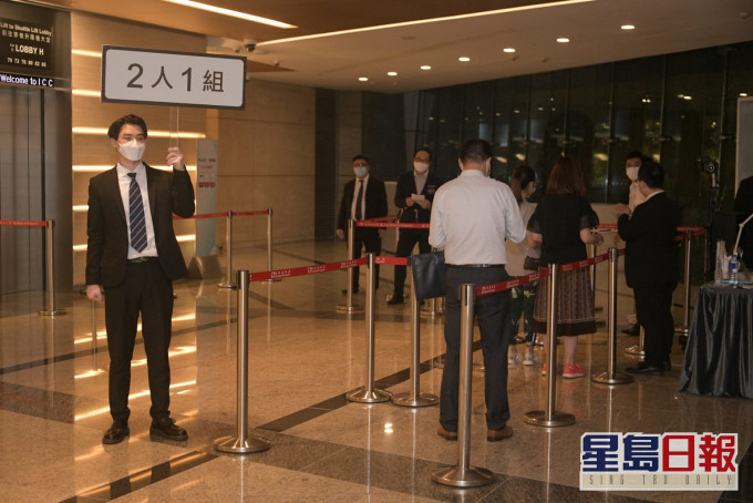 御海湾销售53伙 不少买家出席拣楼