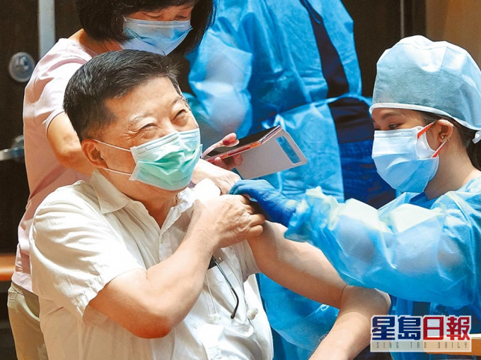 台灣批准緊急使用及生產高端疫苗。中時圖片