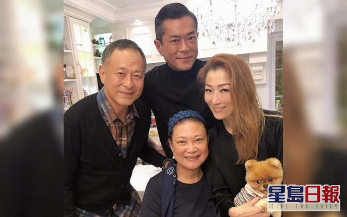 除了古仔被指似杜琪峯外,4人合照被讚似一家人。