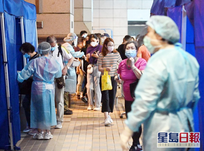 政府延長新都城中心二期商場流動採樣站的服務日期至明日。資料圖片