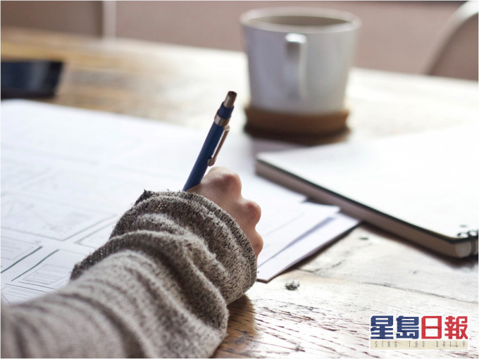 埃及3名女生因嫉妒同學成績優異,竟下毒毒殺同學。示意圖