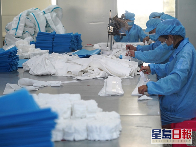 叢亮又指口罩日產量為5000萬個。新華社
