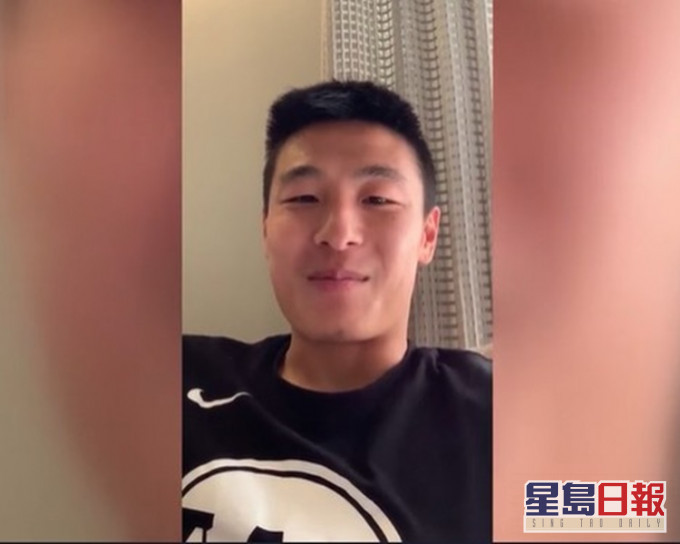 视频上的武磊精神饱满。网图
