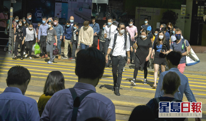 罗致光指取消强积金对冲待明年立法会改选后提交草案。资料图片