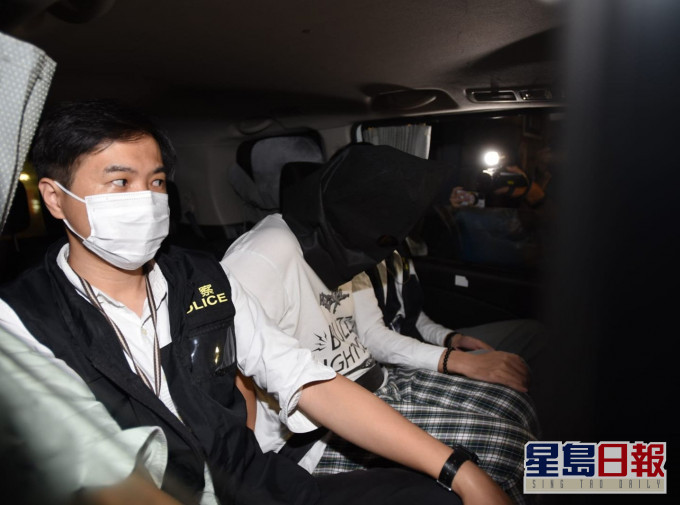 被捕的35歲男子報稱為港鐵員工。