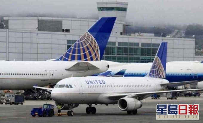 聯合航空在內等10間航空公司與政府達成協議。AP資料圖片