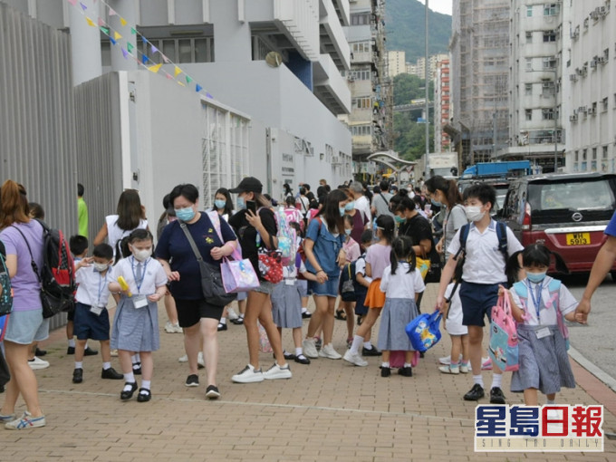 教聯會認會目前小學全日制的原意已被扭曲,應該全面進行檢討。資料圖片