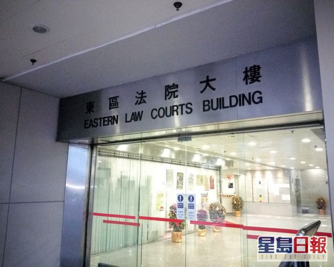 4名被告今日在东区裁判法院承认控罪。 资料图片