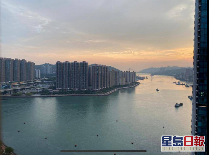 高層單位外望無遮擋開揚海景。