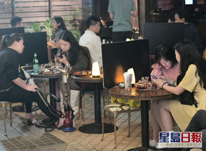 酒吧酒馆星期四凌晨起需要停业。