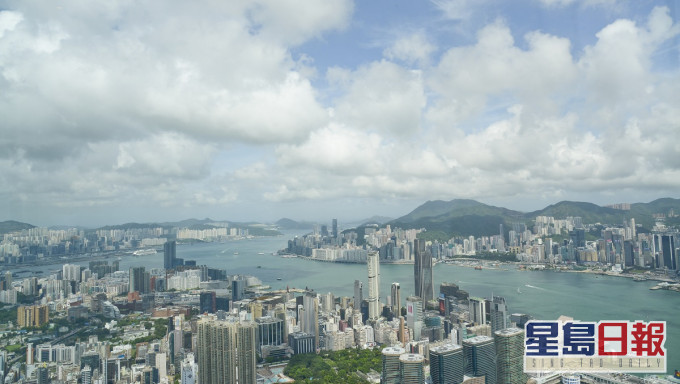 网民质疑向西向北楼为何有人买,引发争议。资料图片