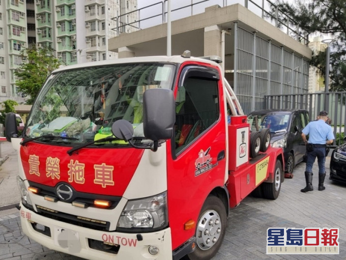 行動中拖走7部違例停泊的車輛。警方提供