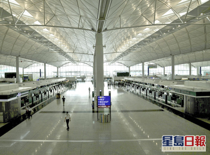 局方又指,在民航客機熔斷機制下,曾15次禁止來往香港及不同地區的航線着陸香港。資料圖片
