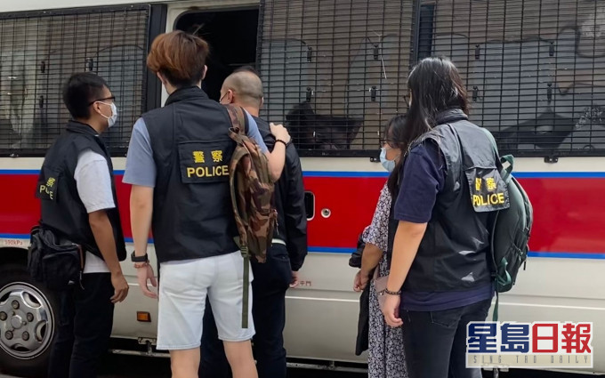 行動中,警方拘捕3名男女。警方提供