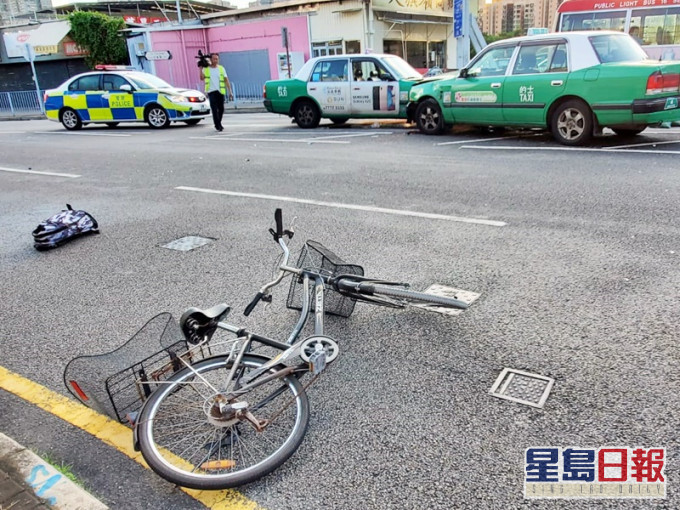 事發現場遺下老翁的背囊。