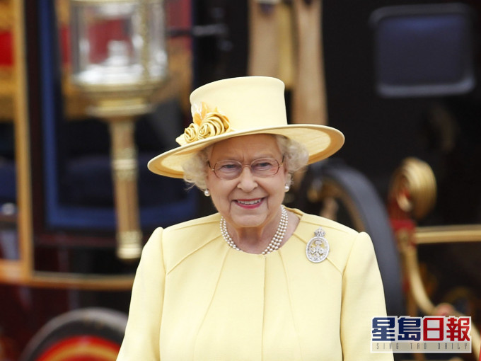 英女皇伊利沙伯二世於周二首次執行君主職務。AP資料圖片