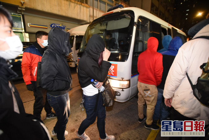 16人被捕。