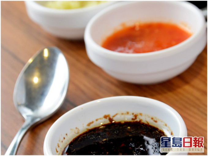 消委會指,水分含量高的醬油若不能於短時間內用畢,也建議開封後冷藏。資料圖片