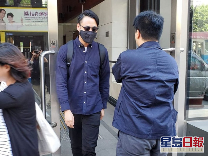 被告李泽霖(戴太阳眼镜)。资料图片