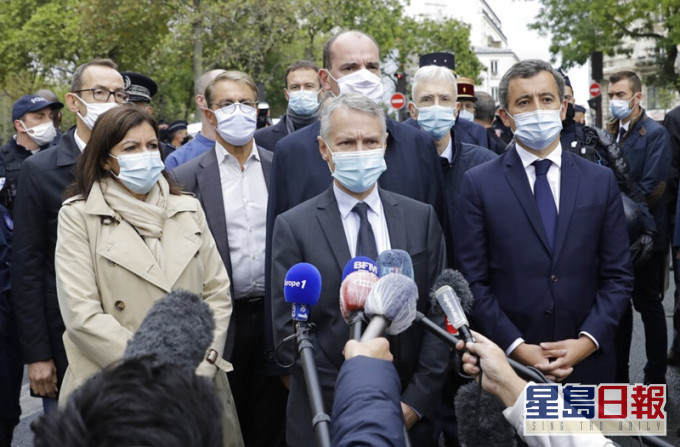 法國總統卡斯泰對記者說，兩名傷者沒有生命危險。AP圖片