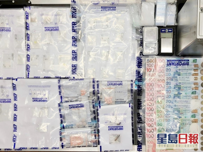 警方昨日於旺角拘捕一名女毒販，檢獲總市值約5.4萬元毒品。警方圖片