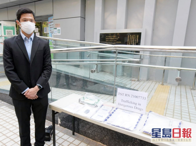 警方交代案情。