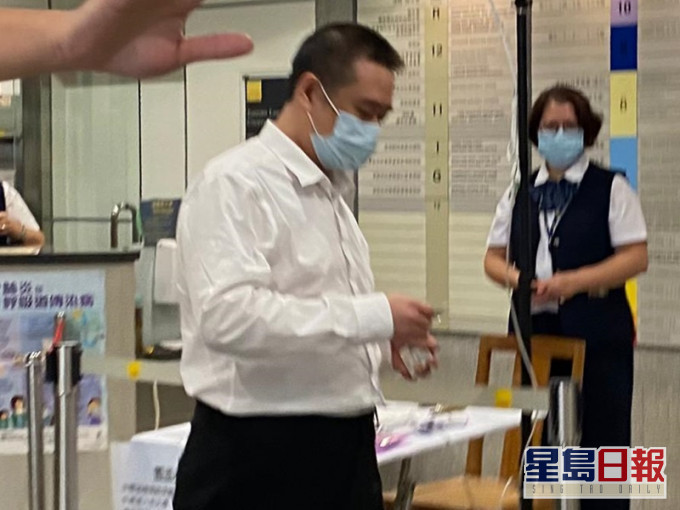 香港第一青年会董事邱宗源。