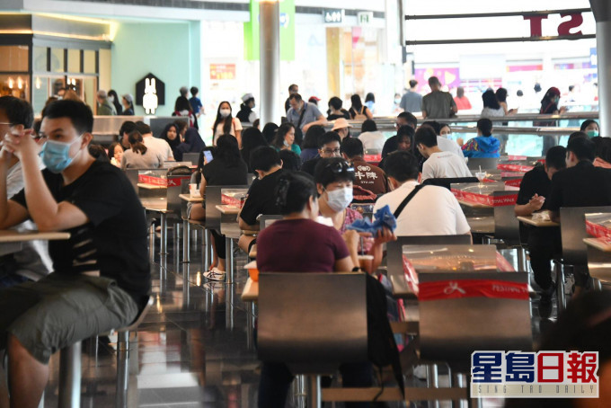 市民恢复外出用餐。