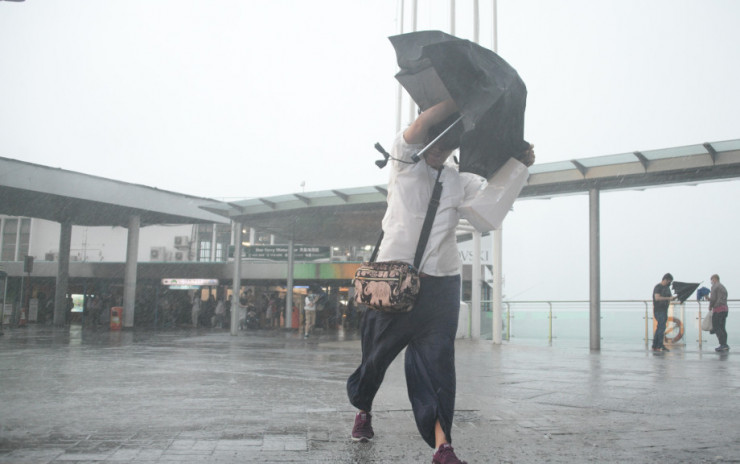 天文台特別天氣提示：未來兩三小時本港有雷雨區發展 雨勢有時頗大
