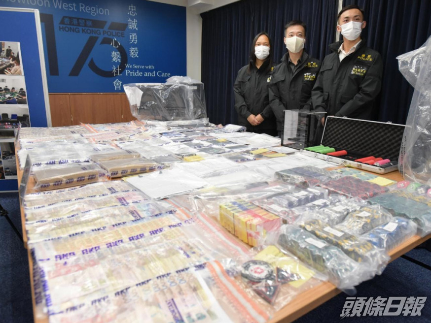 警方展示所得證物。