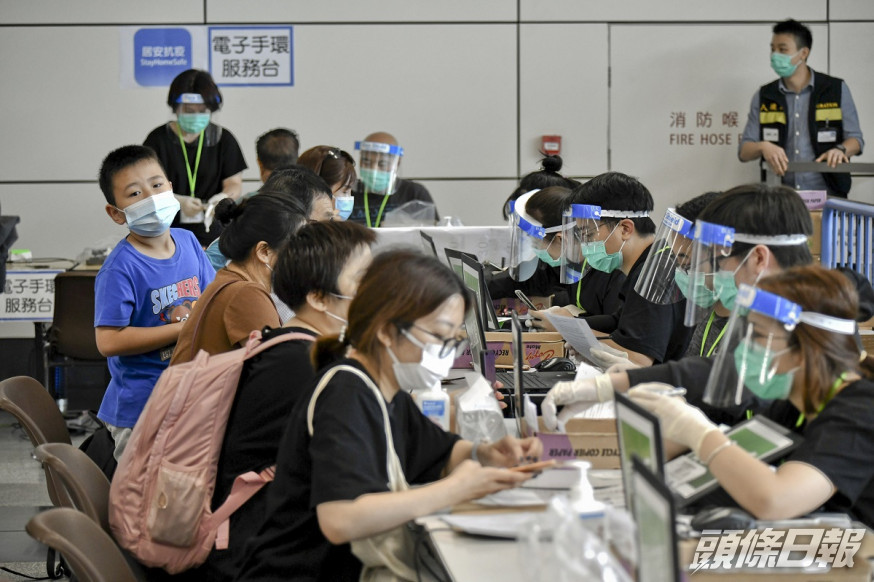林鄭月娥指曾向中央解釋,香港要連續14天清零有困難。資料圖片