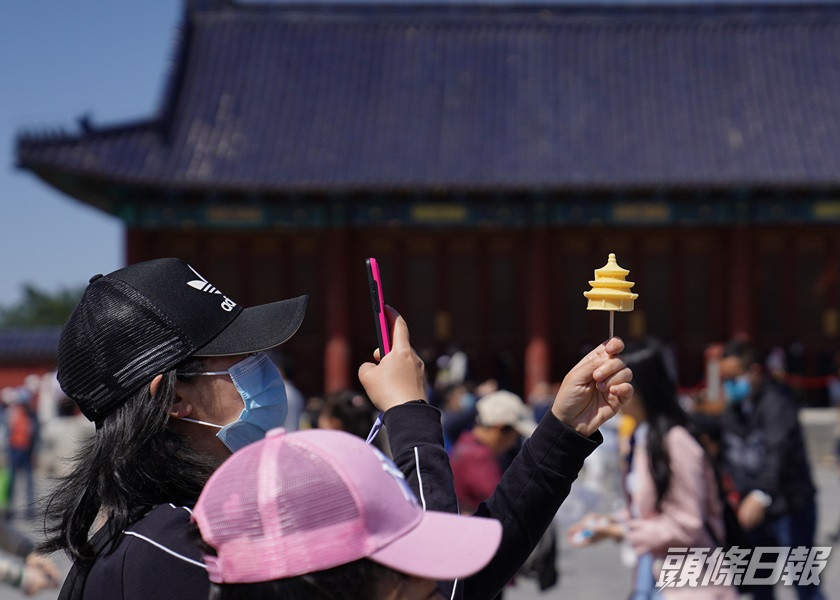 內地多個景點在五一假間都出現參觀人潮。新華社