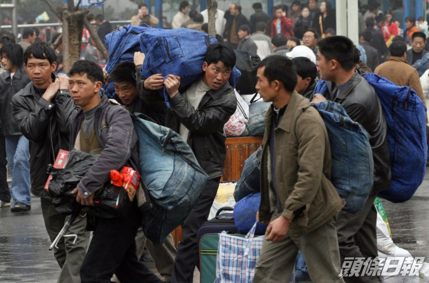 農民工為中國最大的勞動力群體,也是生活相對艱苦的一群。互聯網圖片